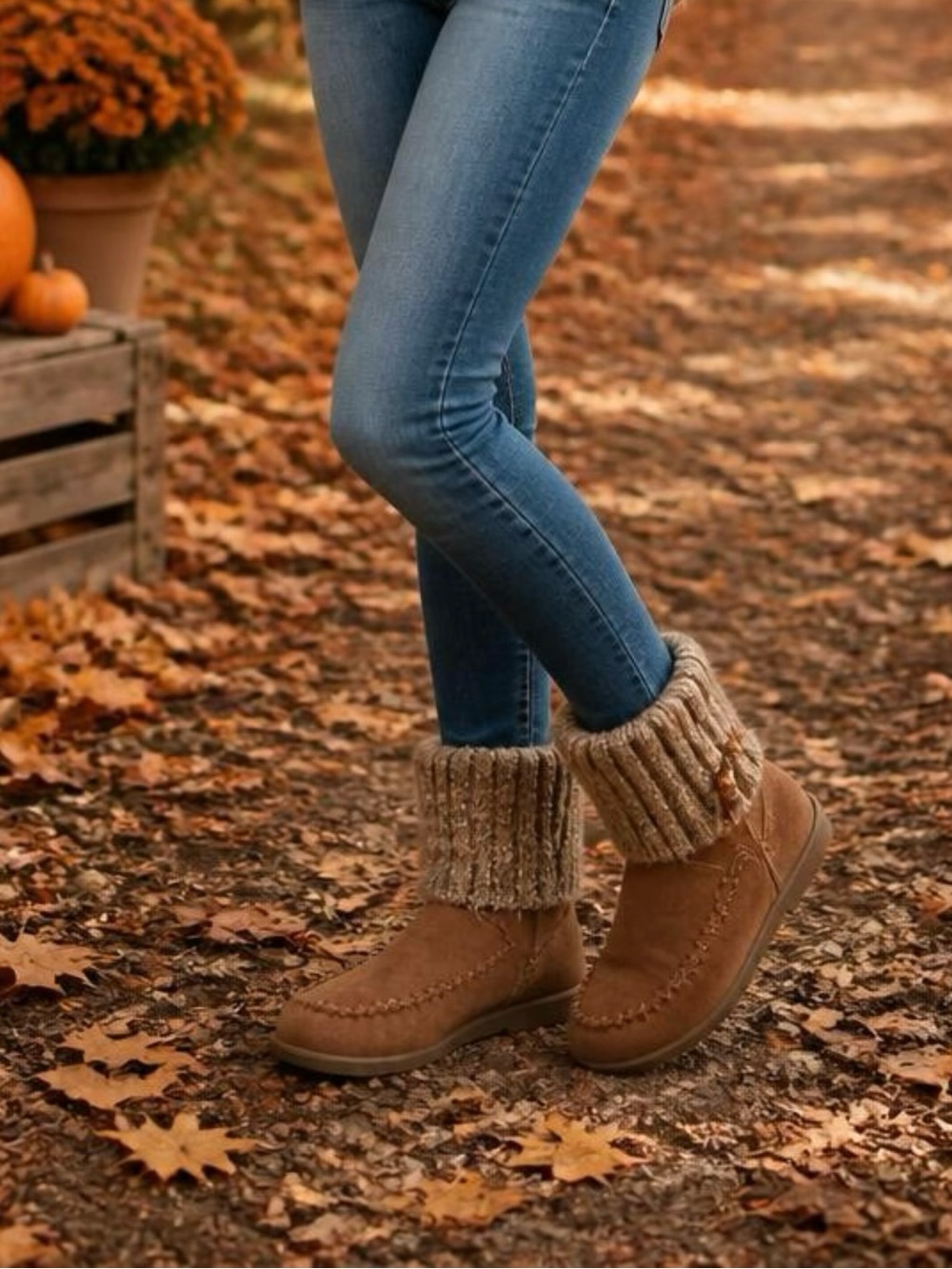 Arizona Jean Company Women’s Brown Suede Moccasin Boots with Knit Cuffs